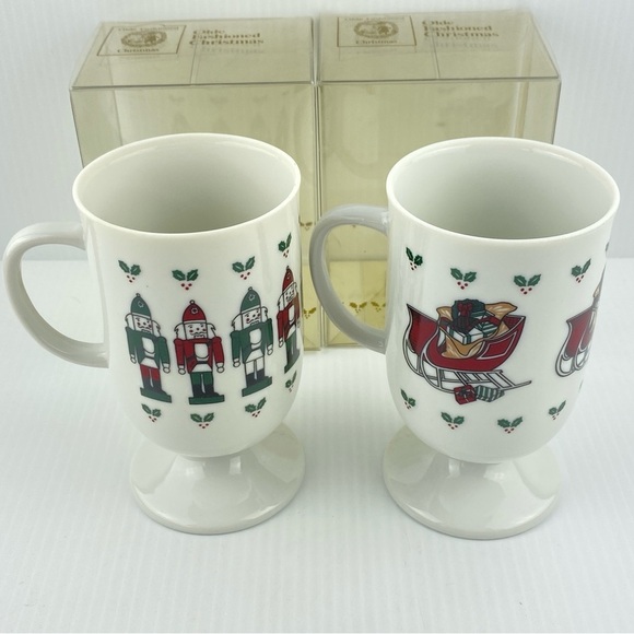 Pedestal Christmas Mug Set Carlton Cards Olde Fashioned Christmas Vintage - Picture 5 of 9